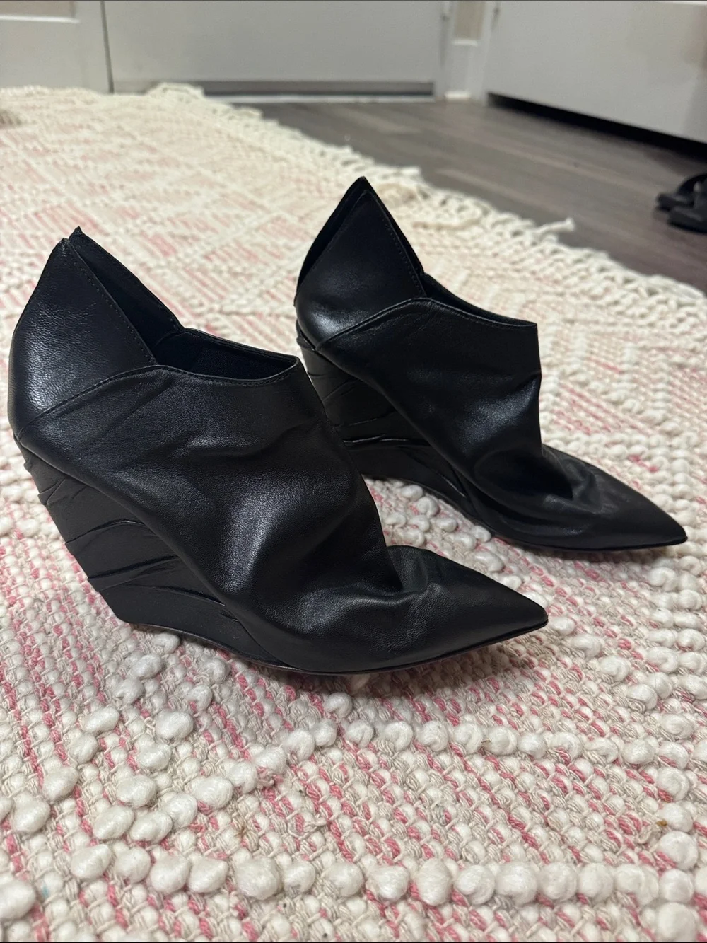 Dusica Dusica Sleek Black Pointed Wedge Booties